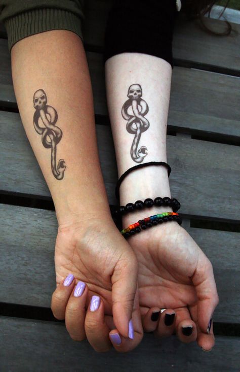 These Dark Mark tattoos. | Community Post: 25 Bewitching Gifts All Slytherins Need In Their Lives Dark Mark Tattoos, Tattoo Son, Hp Tattoo, Mark Tattoo, Music Note Tattoo, Note Tattoo, Samoan Tattoo, Harry Potter Tattoos, Harry Potter Tattoo