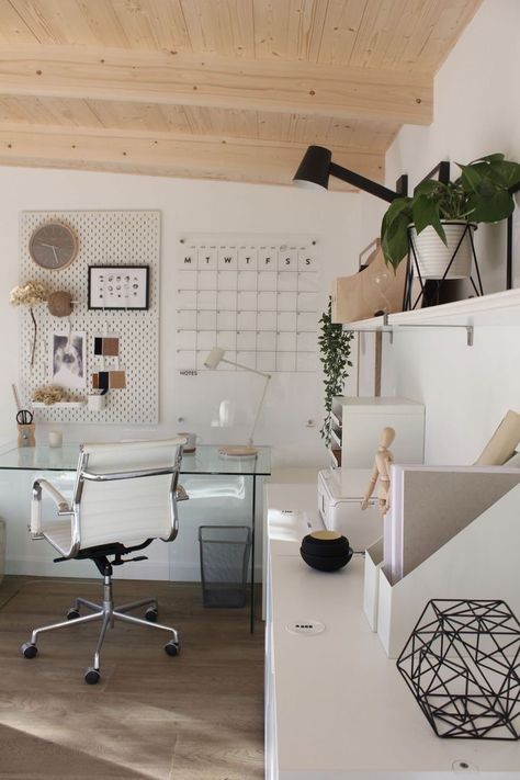 Scandinavian Workspace, Woodland Backdrop, Scandinavian Office, Wfh Office, Office Cabin, Garden Home Office, Home Office Inspiration, Work Office Decor, Cozy Home Office