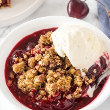 Cherry Crisp - Just so Tasty Cherry Crisp Recipe, Dessert Favorites, Low Fat Ice Cream, Oatmeal Crisp, Cherry Crisp, Buttermilk Biscuit, Canned Cherries, Fruit Crisp, Cherry Almond