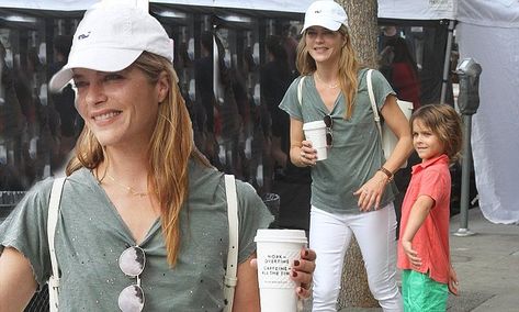 Actress Selma Blair in Parker Smith Denim Bombshell Skinny - Eternal White La Farmers Market, Mommy Son, Sporty Outfit, Selma Blair, Mommy And Son, Coffee Run, Farmer's Market, Sporty Outfits, Angeles