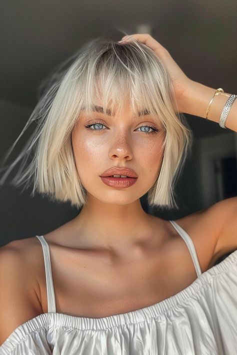 Alright, let's get real. If you're on the hunt for the best bob hairstyles for fine hair, you've come to the right place. I get it, finding a style that gives Flippy Hair, Chin Length Haircuts, Short Haircut Styles, Bob Hairstyles For Fine Hair, Haircuts For Long Hair, Summer Hair Color, Short Bob Hairstyles, Hairstyles With Bangs, Fine Hair