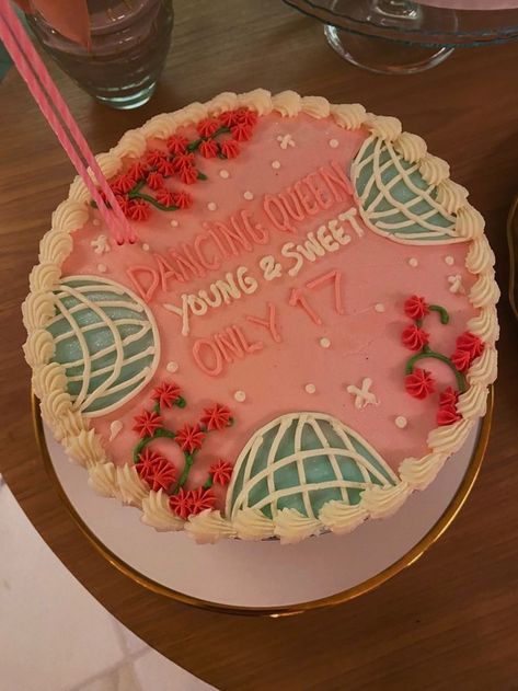 Mama Mia Birthday Cake, Seventeen Birthday Cake, Mama Mia Birthday, Seventeen Birthday, 17th Birthday Party Ideas, 17. Geburtstag, 17 Birthday Cake, Seventeenth Birthday, Teen Cakes