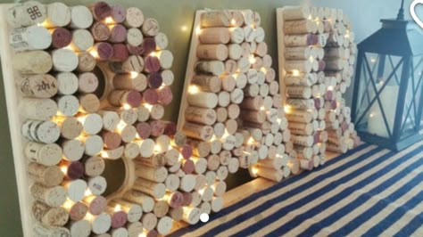 Diy Wedding Bar Sign, Diy Wedding Bar, Upcycled Wine Corks, Wine Cork Diy Crafts, Home Bar Signs, Wine Cork Diy, Cork Projects, Best Home Interior Design, Bar Basement