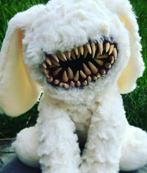 Gore Plushies, Creepy Plushies, Fluffy Monster, Creepy Plush, Stuffed Animal Gore, Weird Dolls, Plush Monster, Ceramic Monsters, Creepy Stuffed Animals