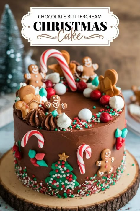 Chocolate buttercream Christmas cake decorated with gingerbread cookies, candy canes, and festive sprinkles. Chocolate Christmas Cake Recipes, Chocolate Cake Decoration Christmas, Christmas Design Cake, Chocolate Cake Christmas Decoration, Gingerbread Decorated Cake, Candy Cane Christmas Cake, Christmas Chocolate Cake Ideas, Christmas Theme Treats, Beautiful Christmas Cakes