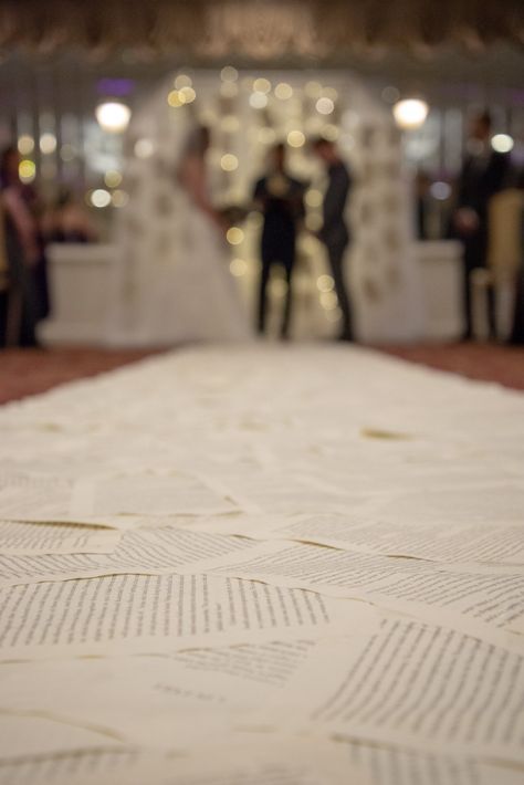 No Aisle Runner Wedding, Aile Runner Wedding Outdoor, Diy Aisle Runner, Book Page Wedding Aisle, Black Wedding Aisle Runner, Gothic Wedding Aisle Runner, Reflection Aisle Runner, Boot Wedding, Hunters Wedding