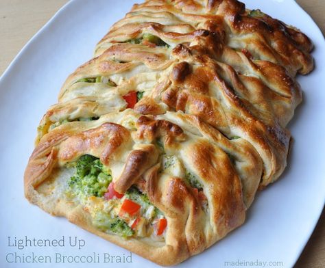 Light Chicken Broccoli Braid madeinaday.com Chicken Braid Recipe, Chicken Broccoli Braid, Broccoli Braid, Light Chicken Recipes, Chicken Braid, Broccoli Chicken, Low Carb Pancakes, Cheesy Chicken Broccoli, Pampered Chef Recipes