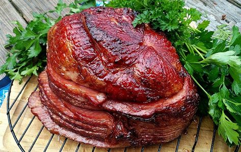 Homemade Ham Glaze, Sugar Ham Glaze, Christmas Brunch Casseroles, Brown Sugar Honey Glaze, Honey Baked Ham Recipe, Maple Glazed Ham, Brown Sugar Ham, Ham Glaze Brown Sugar, Ham Recipes Baked