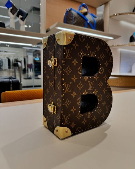 Special Trunk For A Special Client 🍀🔥‼️ The Alphabet Trunk is a new addition to the Hardsided collection of Louis Vuitton. This alphabet trunk is the perfect accessory decoration for any interior home. Each letter has a creme interior lining color. Letters open themselves in half allowing to store easily small belongings such as accessories. #leaguefits #louisvuitton #louisvuittonbags #louisvuittonbag #louisvuittonaddict #louisvuittonlover #lvcommunity #lvworld #leaguefits #hypebeast #saks... Trends 2025, Louis Vuitton Trunk, Ny Fashion, Streetstyle Fashion, Lv Monogram, Interior Home, Louis Vuitton Men, The Alphabet, Luxury Outfits