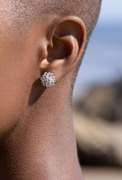 Meet our newest Eclat Diamond Explosion Stud Earrings (small), equally romantic and bold. Each piece resembles a flower blooming, as marquise-cut and pear-shaped diamonds create delicate petals around a beautiful rose-cut diamond, shimmering soft rays of light throughout the room. Discover the exquisite diamond earrings on our e-boutique. #64facetsfinejewelry #rosecutdiamonds #summerjewelry #diamondjewelry #diamondlover #giftsforher #sparkligjewelry #diamondearrings #subtleluxury #summerlooks Flower Blooming, Pave Diamond Earrings, Rays Of Light, Diamond Jewel, Colorless Diamond, Small Earrings Studs, Pear Shaped Diamond, Outfit Combinations, Rough Diamond