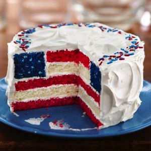 American Flag Cake Betty Crocker Flag Cake Recipe, American Flag Cake, White Cake Recipes, Patriotic Cake, Flag Cake, 4th Of July Cake, Patriotic Desserts, Brownie Desserts, 4th Of July Desserts