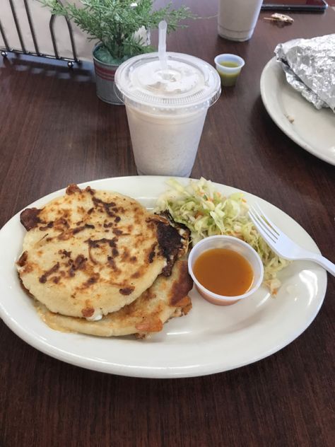 Pupusa Aesthetic, Mexican Breakfast Aesthetic, Pupusas Aesthetic, Hispanic Breakfast, Aesthetic Mexican Food, Hispanic Food Authentic, Latina Summer, Salvadorian Food, Hispanic Aesthetic