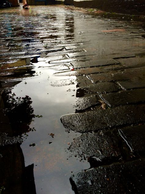 Rain on cobbles Rain Mood, Water Puddle, Rainy Day Aesthetic, November Rain, Shadow Photography, Ocean Shores, Harry Potter Wallpaper, Water Photography, Water Art