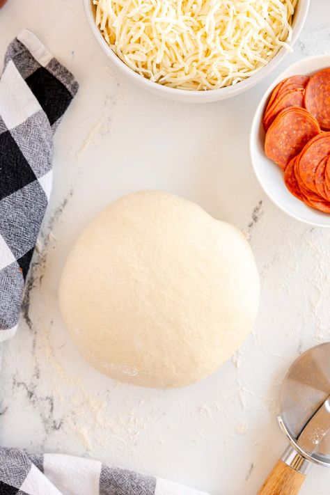 The best homemade pizza dough recipe! It's fast, easy to make, and delicious! The only same day pizza dough recipe you'll ever need! 1 Pizza Dough Recipe, Fast Pizza Dough Recipe, Pizza Doigh, Fast Pizza Dough, Best Homemade Pizza Dough Recipe, The Best Homemade Pizza Dough Recipe, The Best Homemade Pizza Dough, Best Homemade Pizza Dough, Pizza Twists