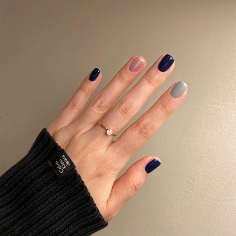 2 Colour Nail Ideas, Multi Color Manicure, Nail Colour Combos, Winter Simple Nails, Easy Nail Art Ideas, Simple Summer Nails, Summer Nails 2024, Nail Color Combos, Minimal Nails Art