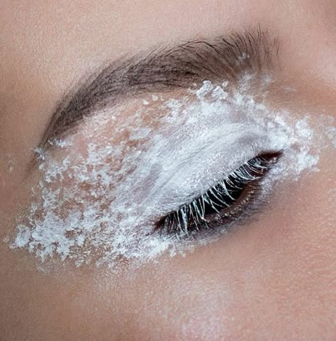 Ice Makeup, Frozen Makeup, Ice Monster, Monster Makeup, Frozen Hair, White Eyeshadow, Catty Noir, White Makeup, Winter Jewelry