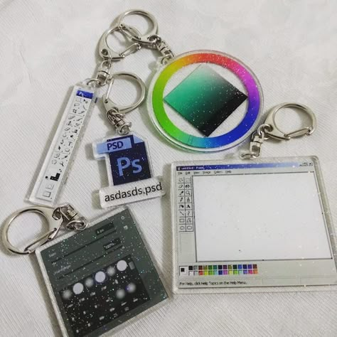 Digital Keychain, Cool Accessories Jewelry, Art Items, Cool Keychains Aesthetic, Designer Keychain, Cool Keychain Collection, Keychain Art, Keychain Designs, Accessories Ideas