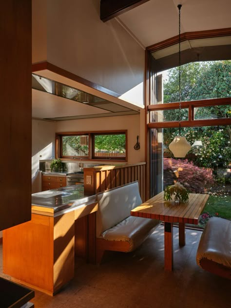 A Stellar Work of Midcentury Modern Architecture Is Up For Sale in New Zealand - Dwell Mid Modern House, Midcentury Architecture, Mid Century Architecture, Classic Aesthetic, Color Accents, Mid Century Modern House, Functional Furniture, House Room, Mid Century Modern Style