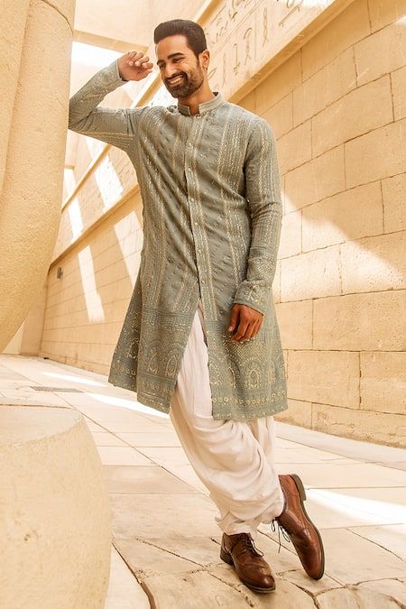 Off White Salwar, India Fashion Men, White Salwar, Lucknowi Kurta, Indian Wedding Clothes For Men, Haldi Ceremony Outfit, Mens Indian Wear, Wedding Kurta For Men, Groom Dress Men