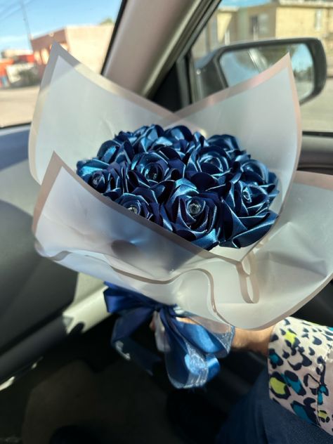 Blue Ribbon Flower Bouquet, Ribbon Bouquet For Boyfriend, Blue Eternal Rose Bouquet, Eternal Flower Bouquet For Bf, Satin Bouquet Flower, Blue Ribbon Bouquet, Eternal Ramos, Eternal Bouquet Ideas, Satin Flower Bouquet