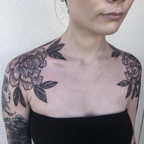 Peonies On Shoulder Tattoo, Peony On Shoulder Tattoo, Peonies Collar Bone Tattoo, Peony Shoulder Tattoo Traditional, Alt Shoulder Tattoo, Shoulder Tattoo Peony, Sun And Moon Collarbone Tattoo, Peonies Tattoo Shoulder, Neo Traditional Shoulder Tattoo