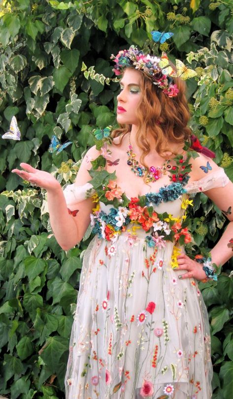 mother nature, earth goddess, forest sprite, garden fairy, flower princess, bohemian, butterflies Natural Halloween Costumes, Garden Witch Costume, Garden Halloween Costume, Demeter Costume, Mother Nature Halloween Costume, Mother Earth Costume, Mother Nature Costume Diy, Nature Halloween Costume, Earth Costume