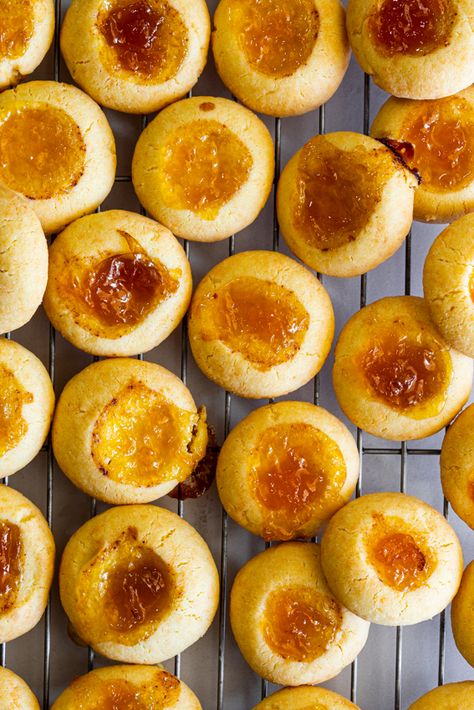 Cheddar Apricot Thumbprint Cookies - Simply Delicious Savory Thumbprint Cookies, Dates Recipes, Savory Cookies, Jam Thumbprint Cookies, Xmas Recipes, Thumbprint Cookies Recipe, Buttery Shortbread Cookies, Thumb Print, Jam Cookies