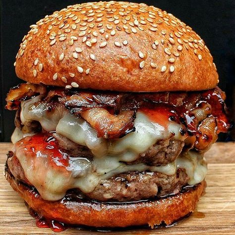 Burger with  2 short Rib Patties, treacle Bacon, Mozzarella cheese , strawberry Jelly and Bone Marrow Butter❤✅ @toms_big_eats @burgerandbeyond #bestfoodworld TAG YOUR FRIENDS Sandwich Photography, Pinterest Food, Diy Easy Recipes, Bacon Burger, Strawberry Jelly, Short Rib, Gourmet Burgers, Burgers Sandwiches, Good Burger