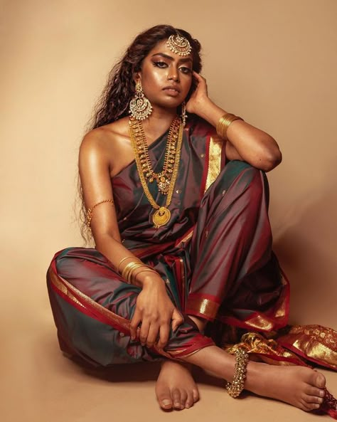 Melanin Drape and Gold Vintage Photography Women, Saree Drape, Indian Women Painting, Creative Fashion Photography, Art Photography Portrait, Indian Photoshoot, Saree Photoshoot, Female Anatomy, Indian Aesthetic