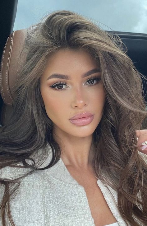 Light Brown Hair Styles, Brown Hair Styles, Rambut Brunette, Brown Hair Looks, Brown Hair Inspo, Brunette Hair With Highlights, Brown Hair Balayage, Hair With Highlights, Hair 2024