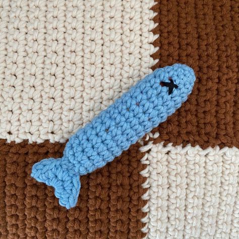 Salty Sardine | Crochet Cat Toy | Crochet Pattern | Easy | Beginner | Crochet Fish | Catnip Toy | Printable Pattern PDF #sewing #cattoy #crochetpattern #crochet #crochetcattoy #crochettoy #fishcattoy #catniptoy #diycattoy Crochet Sardine Cat Toy, Crochet Cat Scratcher, Crochet Cat Toys Catnip, Crochet Cat Projects, Silly Crochet Patterns Free, Sardine Crochet, Crochet Catnip Toy, Crochet Cat Toys Free Pattern Easy, Crochet Cat Toys Free Pattern