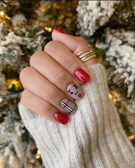 Nail Art Noel, Fancy Nails Designs, Plaid Nails, Christmas Nails Easy, Cute Christmas Nails, Christmas Gel Nails, Christmas Nails Acrylic, Get Nails, Xmas Nails