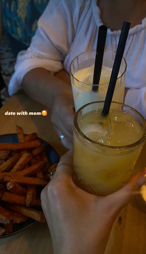 Date With Mom Captions, Daughter Dates With Mom, Date With Mom Instagram Story, Family Outing Aesthetic, Mom And Daughter Dates, Mom And Daughter Date Ideas, Daughters Day Date, Family Outing Ideas, Mom Daughter Dates