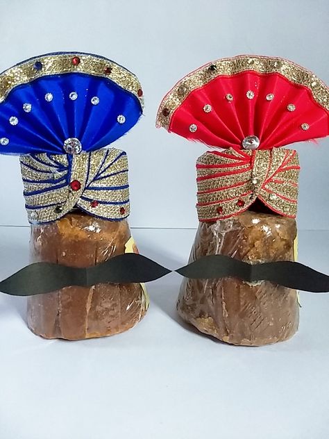 Rukhvat Wedding Ideas, Battisi Packing Ideas, Rukvat Decoration Ideas Wedding, Jaggery Decoration For Wedding, Jaggery Packing Ideas For Wedding, Rukwat Ideas Marathi Wedding, Rukhvat Wedding Decorations, Rukwat Ideas, Wedding Ring Pillow Diy