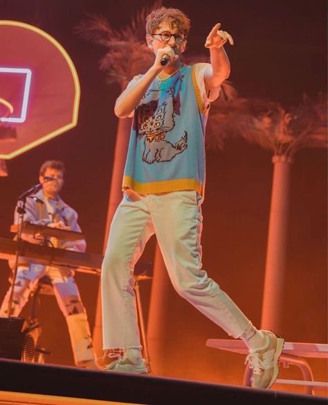 Glass Animals Outfit, Glass Animals Concert Outfit, Glass Animals Concert, Animals Outfit, Dave Bayley, Fire Flames, The Brits, Animals Photos, Music People