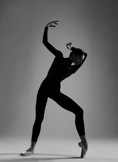 Ballet Beautiful January 2, 2019 | ZsaZsa Bellagio - Like No Other Dance Photoshoot Poses, Modern Dance Photography, Modern Dans, Dancing Poses, Dance Photoshoot, Dance Pose, Dance Aesthetic, Dance Picture Poses, Dance Photo Shoot