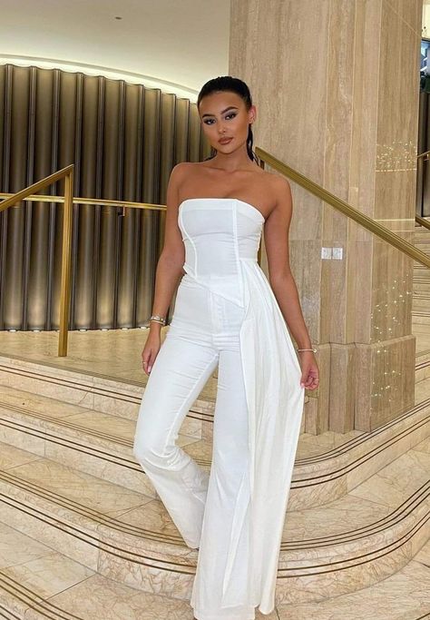 Corset With Trousers, Ivory Drapes, Trousers Outfit, Trouser Outfit, Ootd Style, Tailored Trousers, Corset Top, Ootd, Trousers