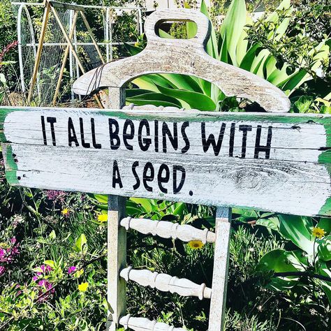 Cute Garden Signs Diy, Garden Sign Diy, Gardening Signs, Diy Garden Signs Wood, Garden Sign Ideas, Diy Garden Signs, Garden Signage, Outdoor Signs Wooden Diy Garden, Garden Signs And Sayings