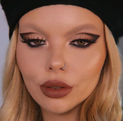 Maquillage On Fleek, Smink Inspiration, Makijaż Smokey Eye, Dope Makeup, Edgy Makeup, Makeup Eye Looks, Creative Makeup Looks, Eye Makeup Art, Editorial Makeup