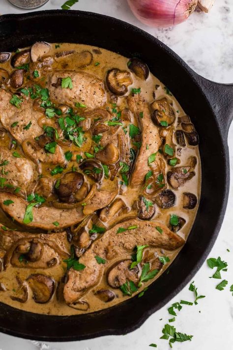 A skillet of veal Marsala topped with chopped parsley as a garnish. Veal With Mushroom Cream Sauce, Veal Sausage Recipe, Veal Marsala Recipe, How To Cook Veal, Marsala Sauce Recipe, Veal Cutlet Recipes, Veal Chop Recipes, Veal Dishes, Veal Marsala