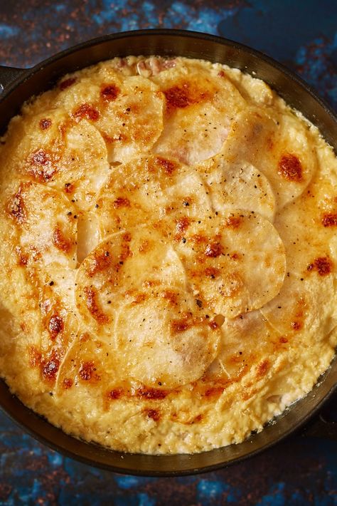 Turnip Gratin Recipes, Turnip Pie Recipe, Turnips Au Gratin, Turnip Gratin, Side Dishes For Christmas, Turnip Recipe, Gourmet Keto, Dishes For Christmas, Gratin Recipes