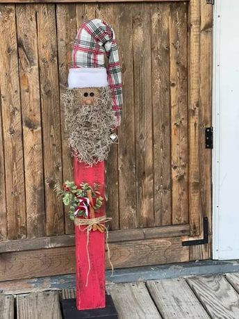 I am excited to share with you all how to create a DIY 2×4 Santa Claus. If you are looking for a budget-friendly front porch Christmas décor DIY, this cute 2×4 wooden Santa Claus craft is a must try this holiday season! You will have so much fun creating this Christmas DIY. See what items you have lying around your home that you can upcycle for this fun Christmas project. This adorable 2×4 wood Santa craft would also make for a festive front porch Christmas decorati… 2x4 Santa, Christmas 2x4 Wood Crafts, Front Porch Decoration Ideas, Božična Dekoracija, 4x4 Wood Crafts, Santa Claus Crafts, Burlap Kitchen, Decorating Ideas For Front Porch, Diy Scarecrow