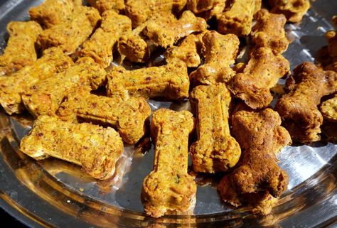 Cbd Dog Treats, Dog Biscuits Homemade, Healthy Dog Treats Homemade, Coconut Oil Recipes, Dog Treats Homemade Recipes, Sweet Potatoes For Dogs, Homemade Oil, Diy Dog Treats, Human Food