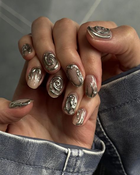 Silver powder @adoreprofessional | Instagram Silver Nail Designs, Mens Nails, Retro Nails, Punk Nails, Grunge Nails, Pretty Gel Nails, Crazy Nails, Silver Nails, Fire Nails