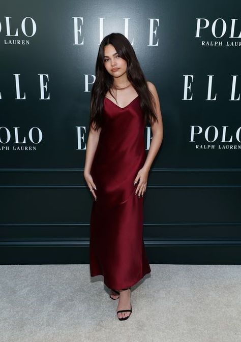 Ariana Greenblatt Outfits Casual, Ariana Greenblatt Dress, Ariana Greenblatt Red Dress, Ariana Greenblatt Red Carpet, Celebs In Green Dress, Ariana Greenblatt Modeling, Ariana Greenblatt Paparazzi, Retro Summer Outfits, Ariana Gr