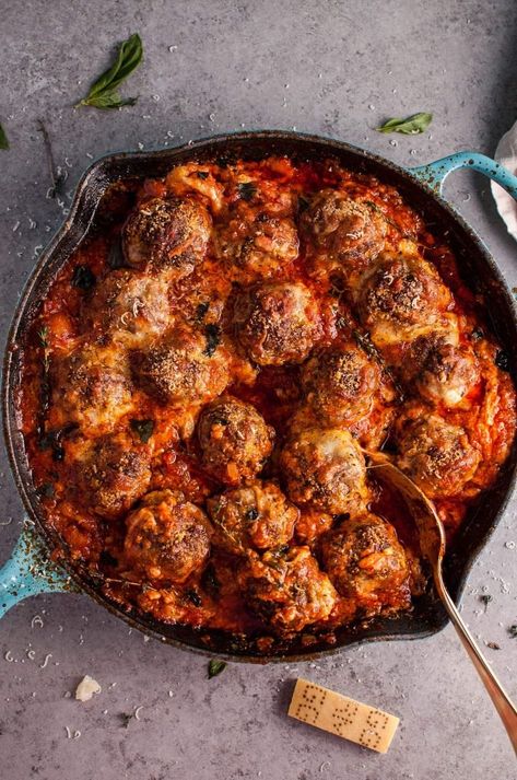 Hello cheesy baked meatball skillet of your dreams! Tender and flavorful meatballs, a rich tomato sauce, and plenty of melted cheese make this skillet recipe a winner. Meatball Skillet, Skillet Meatballs, Flavorful Meatballs, Cast Iron Skillet Recipes Dinner, Cast Iron Skillet Cooking, Skillet Dinner Recipes, Iron Skillet Recipes, Cheesy Casserole, Cast Iron Skillet Recipes