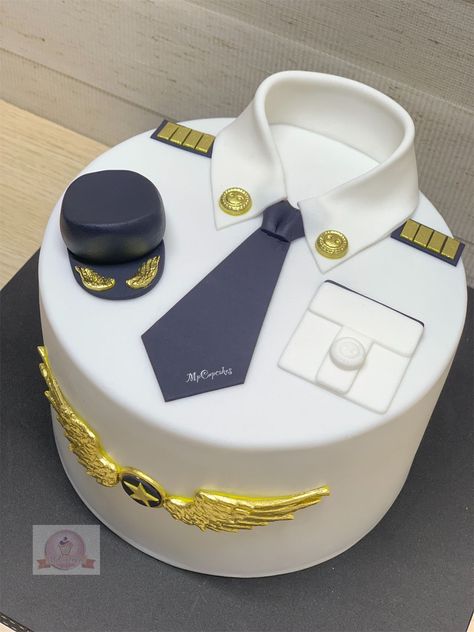 Seaman Cake Design, Seaman Cake, Pilot Birthday Cake, Pilot Graduation, Cake Design For Men, Airplane Cake, Aviation Education, 25th Birthday Cakes, Pilot Uniform