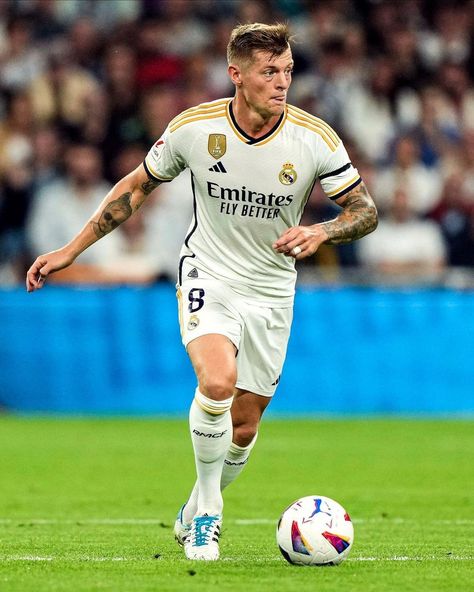 Toni Kroos Real Madrid, Madrid Football, Real Madrid Football, Digital Marketing Social Media, Toni Kroos, كريستيانو رونالدو, Most Handsome Men, Football Wallpaper, Granada