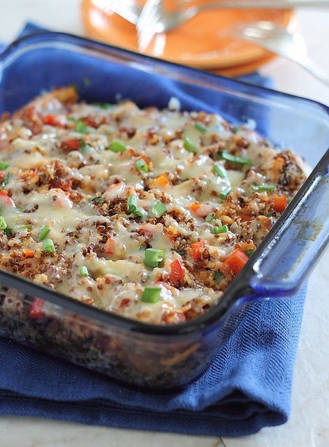 'Cheddar Chicken Quinoa Bake: great way to introduce quinoa (high protein and fiber whole grain) to your family! Use rotisserie chicken for a quick meal. And use reduced fat cheese and youll have one incredibly healthy and family pleasing meal.' Chicken Quinoa Bake, Quinoa Salads, Quinoa Bake, Cheddar Chicken, Yummy Dishes, Chicken Ideas, Chicken Quinoa, Hot Dish, Healthy Casseroles