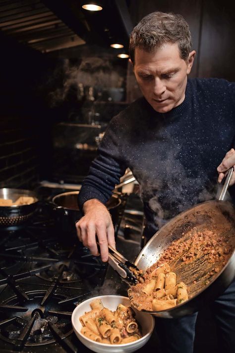 Quick Bolognese, Chef Bobby Flay, Barbecue Sauce Recipe, Bolognese Sauce Recipe, Bobby Flay Recipes, Food Network Chefs, Cooking Shows, Travel Entertainment, Bobby Flay